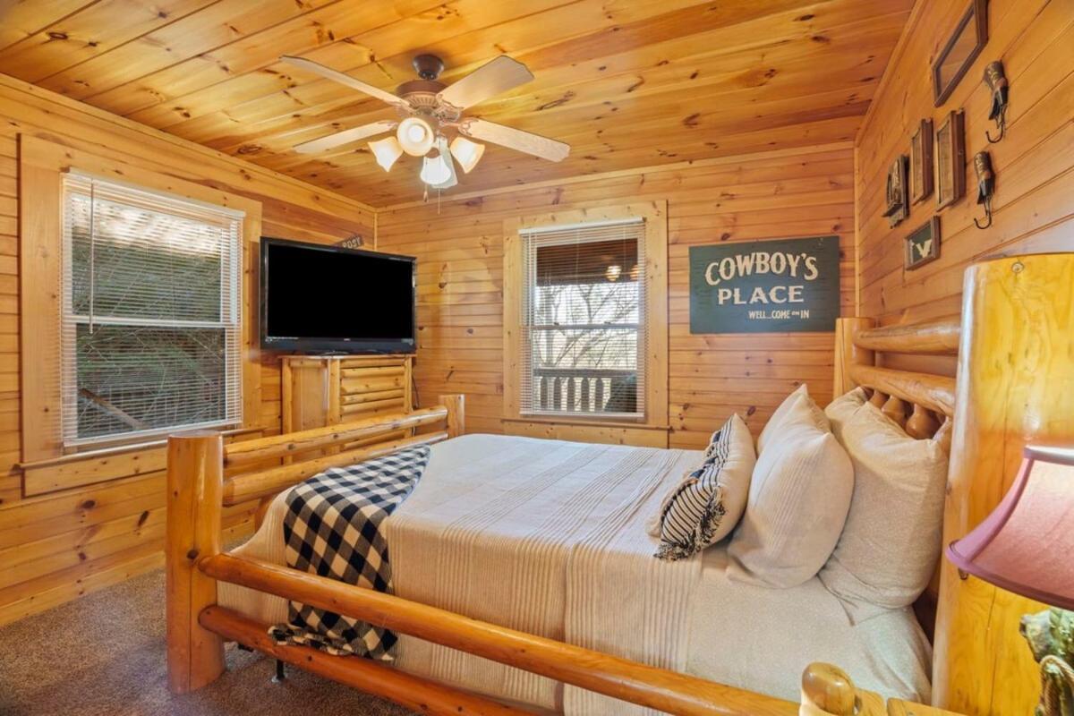 Stunning Mountain Cabin W Hot Tub Gatlinburg Exterior foto