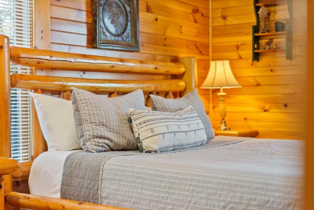 Stunning Mountain Cabin W Hot Tub Gatlinburg Exterior foto