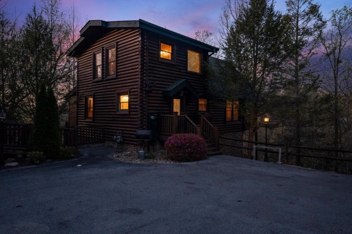 Stunning Mountain Cabin W Hot Tub Gatlinburg Exterior foto